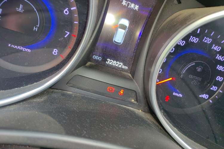 Used Hyundai Santa Fe 2013 2.4L Manual Two-Wheel Drive Comfort Version
