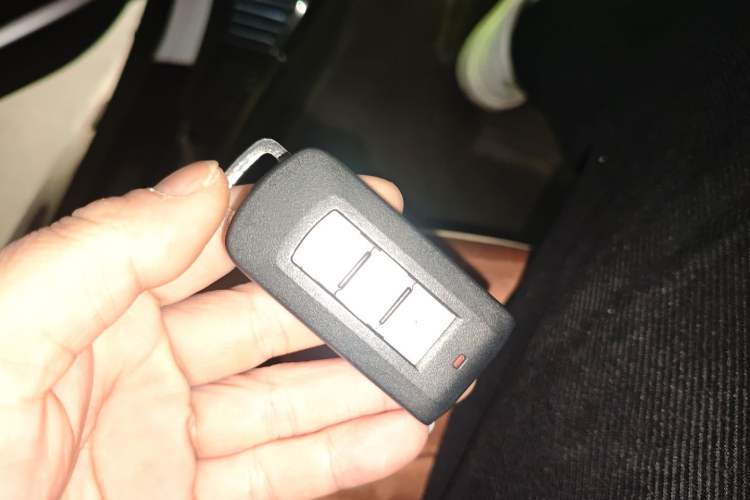 Used Mitsubishi Outlander 2021 2.4L 4x4 Zhi Xiang Edition 7 Seats