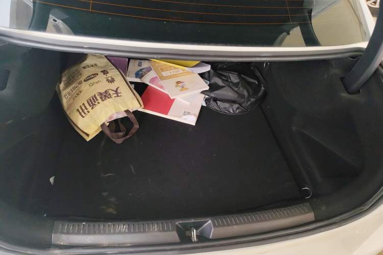 Used Mercedes-Benz A-Class 2022 Second Facelift A 200 L Sport Sedan Fashion Version
