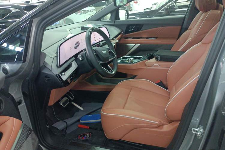 Used Cadillac OPTIQ 2024 Four-Wheel Drive Long-Range Version
