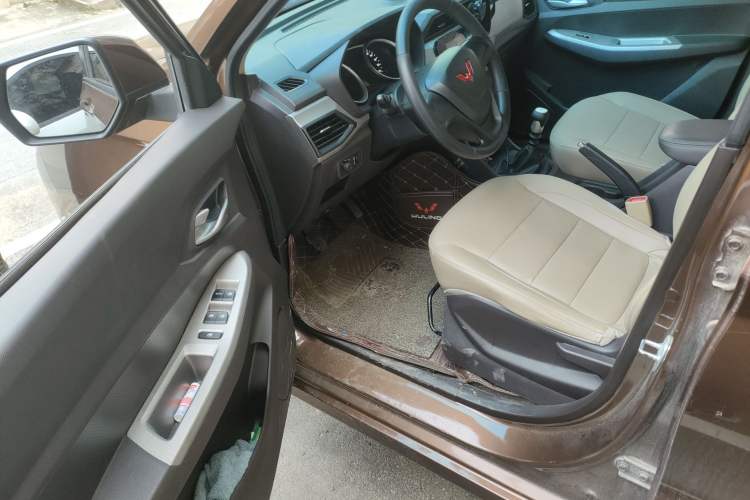 Used Wuling Hongguang 2021 1.5L Facelifted S Comfort Version with Electric Power Steering LAR
