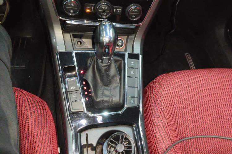 Used Volkswagen Passat 2016 330TSI DSG Luxury Edition
