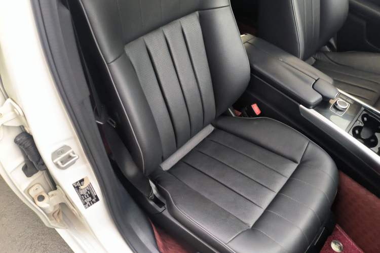 Used Mercedes-Benz E-Class 2015 Facelift E 200 L Sport Edition