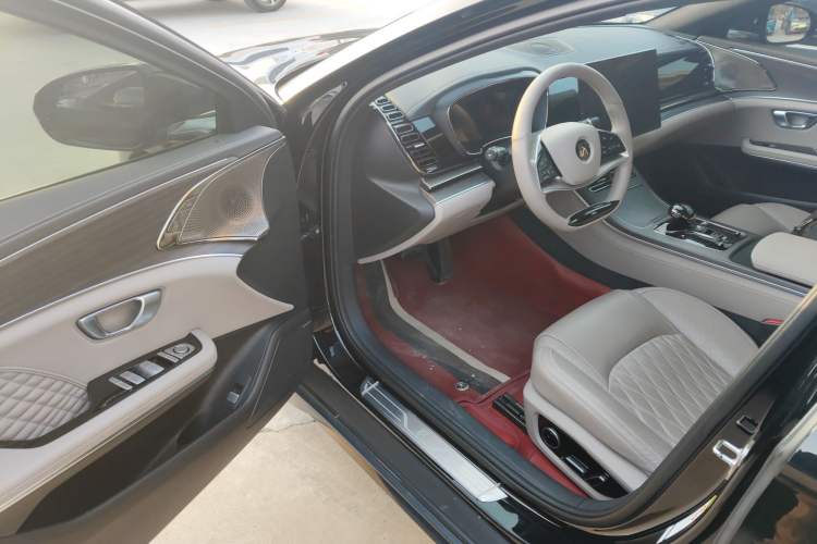 Used BYD Han 2024 EV Glory Edition 715KM Front-Wheel-Drive Flagship Model
