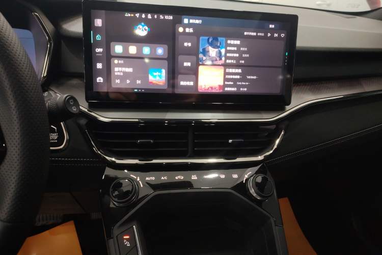 Used Lynk & Co 06 2023 Remix 1.5T Hero
