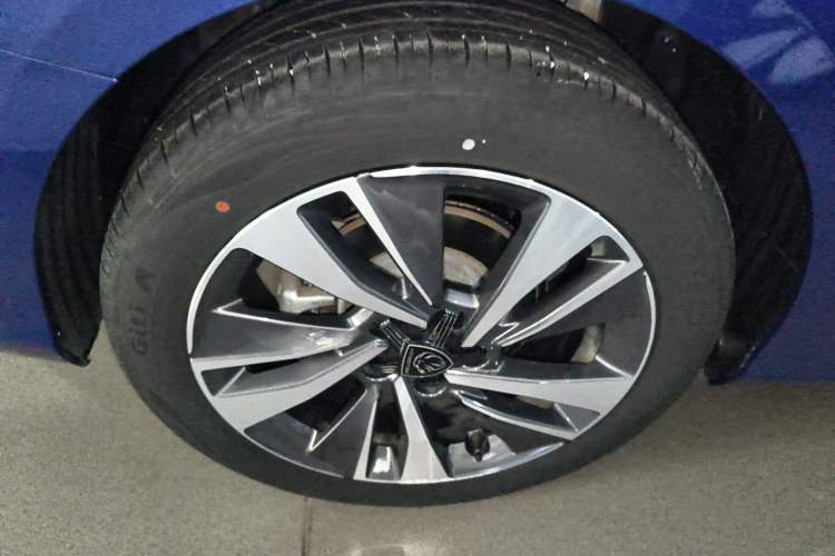 Used Peugeot 408 2022 1.6T Light-Chasing Edition
