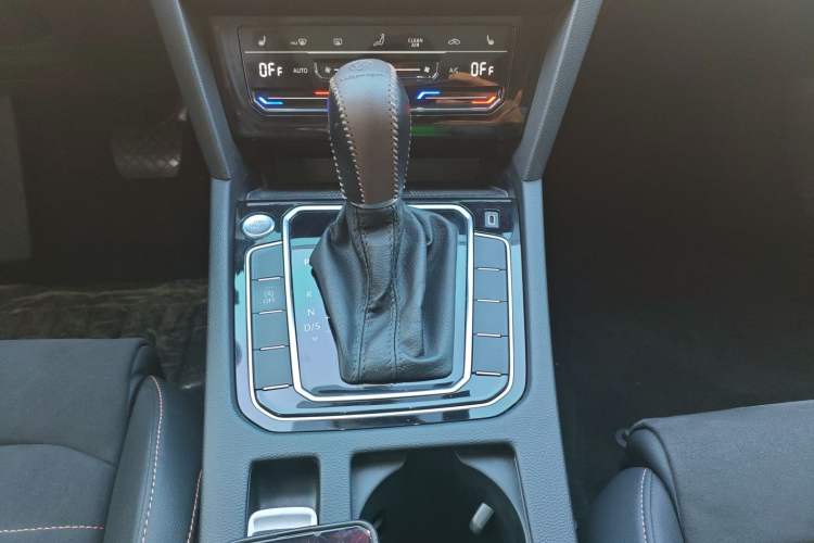 Used Volkswagen Magotan 2021 330TSI DSG 30th Anniversary Edition
