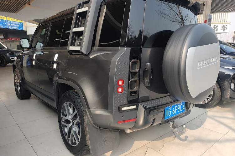 Used Land Rover Defender 2023 Facelift 110 3.0T P400 Dark Edition
