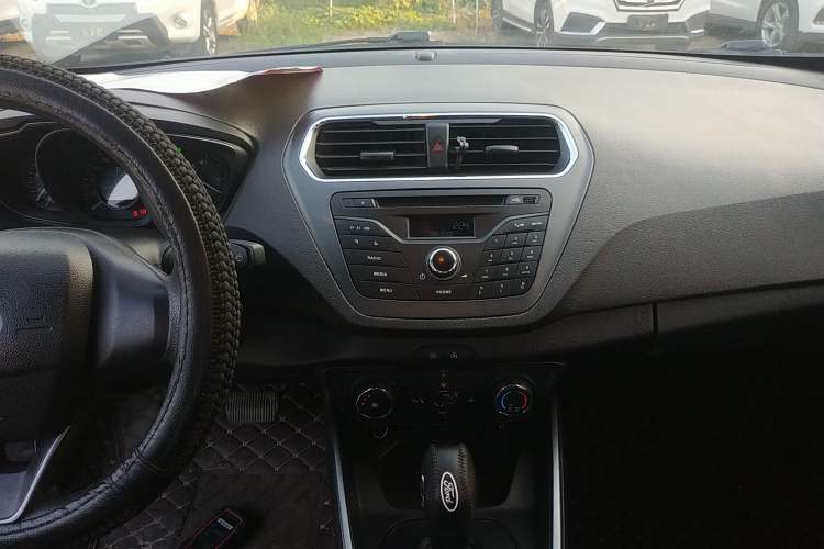 Used Ford Escort 2019 Revised 1.5L Automatic ZhiXiang Version (Tire Pressure Monitoring) China VI Standard
