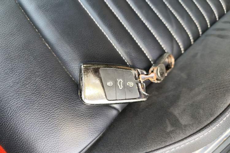 Used Volkswagen Magotan 2020 330TSI DSG Leading Model
