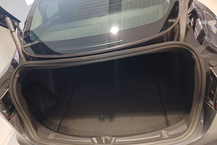 Used Tesla Model 3 2019 Standard Range Rear-Wheel Drive Upgraded Version (52 kWh)
