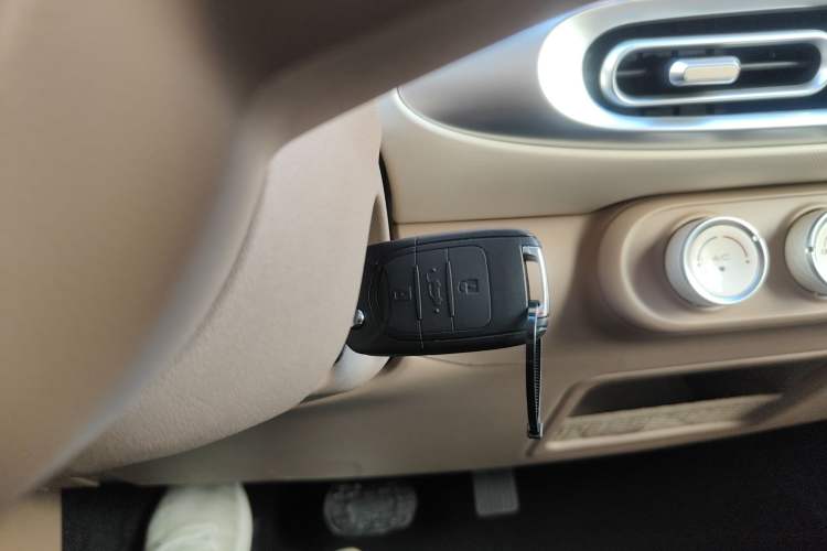 Used Wuling Hongguang MINIEV 2025 Four-Door Version Advanced Edition