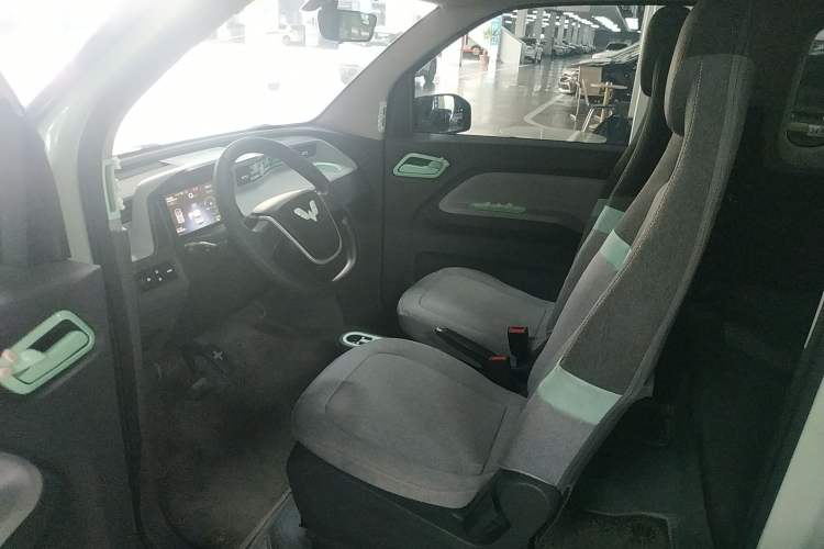 Used Wuling Hongguang MINIEV 2021 Macaron Fashion Edition Lithium-Ion Battery
