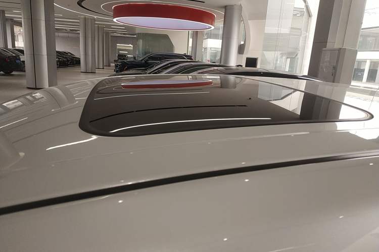 Used Toyota Avalon 2023 2.0L Premium Edition
