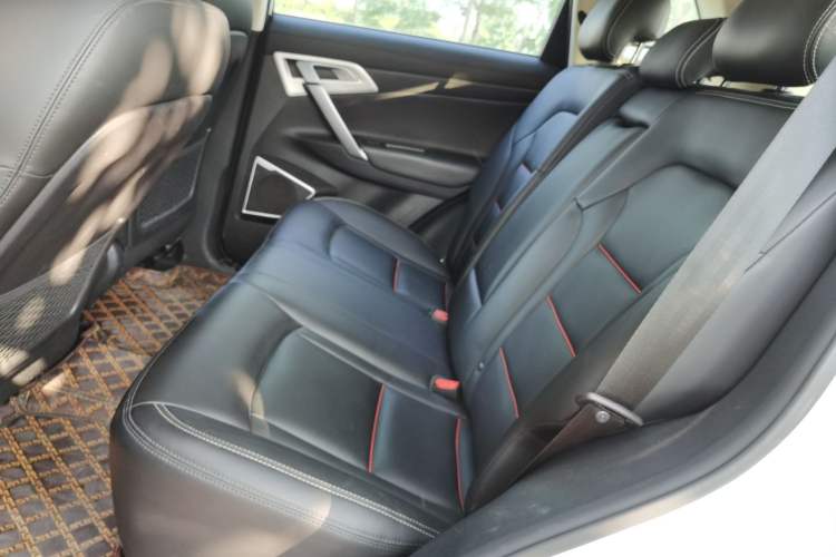 Used Geely Auto Emgrand X7 Sport 2018 1.8TD Automatic Two-Wheel Drive Smart Connect 4G Internet Edition
