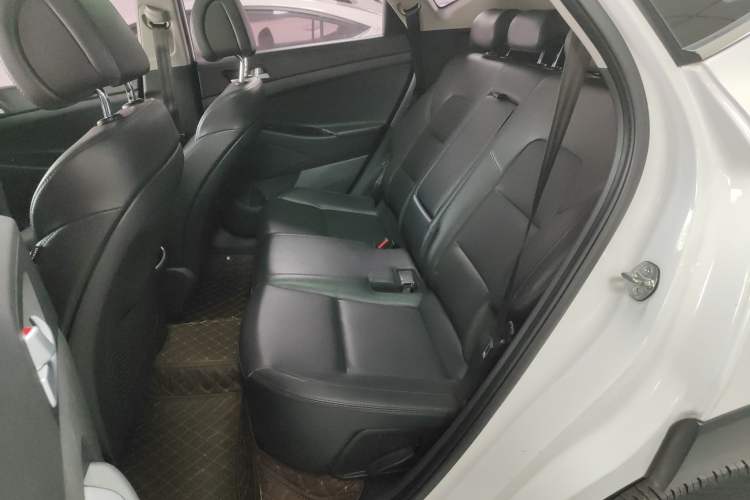 Used Hyundai Tucson 2018 1.6T Dual-Clutch Two-Wheel Drive 15th Anniversary Special Edition