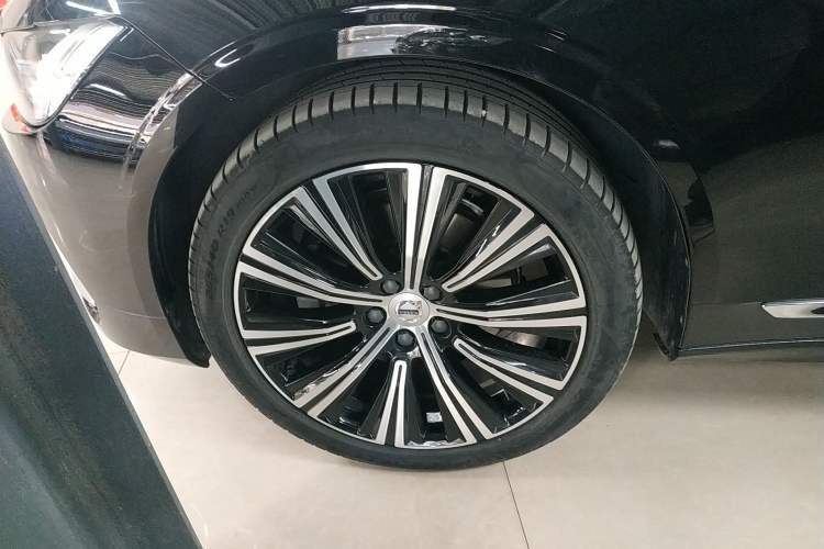 Used Volvo S90 2024 B5 Zhiyuan Luxury Edition
