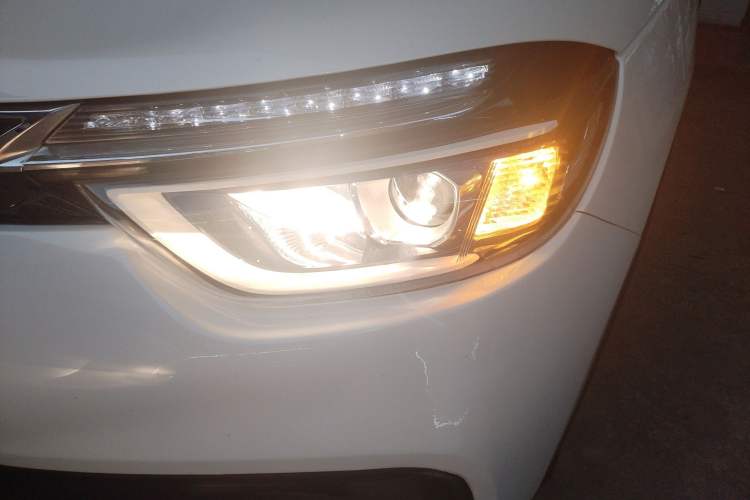 Used Dongfeng Aeolus AX4 2017 1.6L DCT Trendy Style
