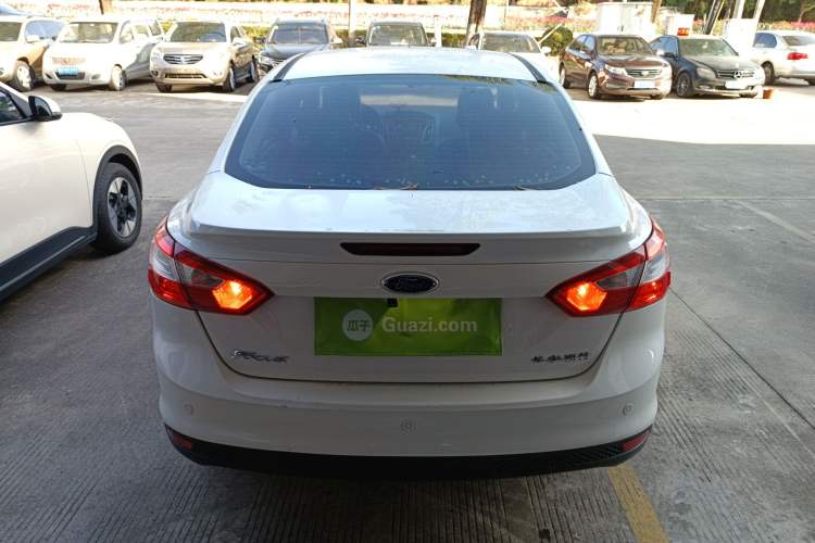 Used Ford Focus 2012 Sedan 1.6L Automatic Fashion Edition
