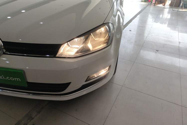 Used Volkswagen Golf 2016 230TSI Automatic Luxury Version
