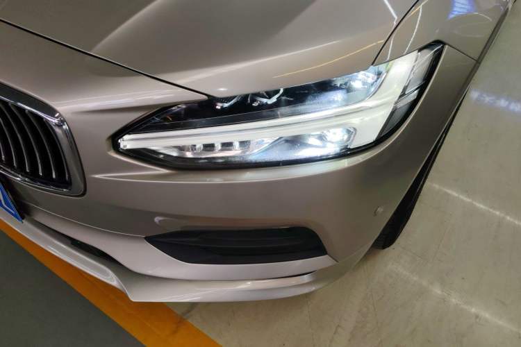 Used Volvo S90 2018 T4 Zhiyi Edition
