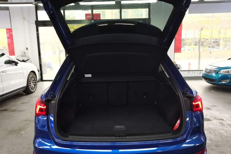 Used Audi Q3 2021 40 TFSI Fashion Dynamic Model