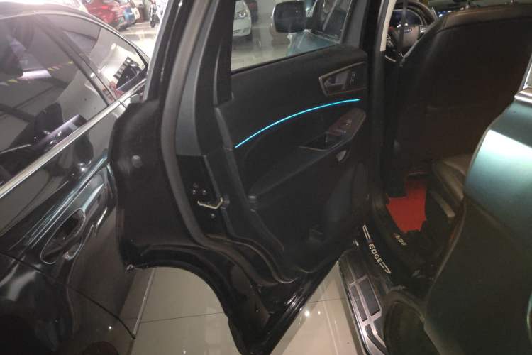 Used Ford Edge 2018 Facelifted EcoBoost 245 Two-Wheel-Drive Platinum Edition 5 Seats China V Emission Standard
