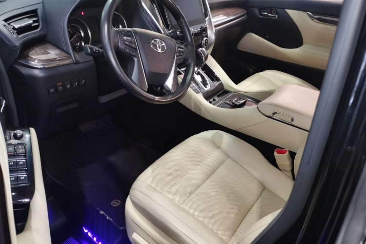 Used Toyota Vellfire 2020 Dual-Engine 2.5L HV Prestige Edition
