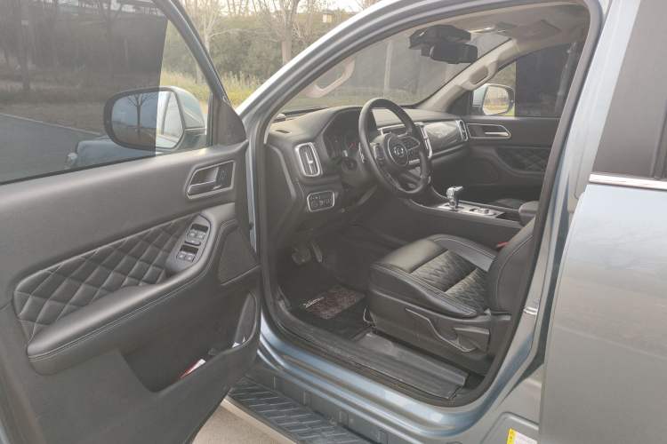 Used Great Wall Poer 2021 2.0T Global Version Passenger Automatic Diesel Two-Wheel Drive Comfort Trim Standard Cab GW4D20M
