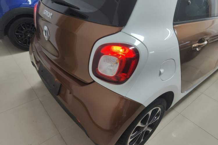 Used  forfour 2016 1.0L 52 kW Passion Edition
