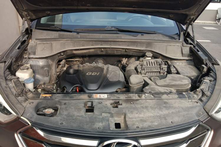 Used Hyundai Santa Fe 2013 2.4L Automatic Two-Wheel Drive Smart Version
