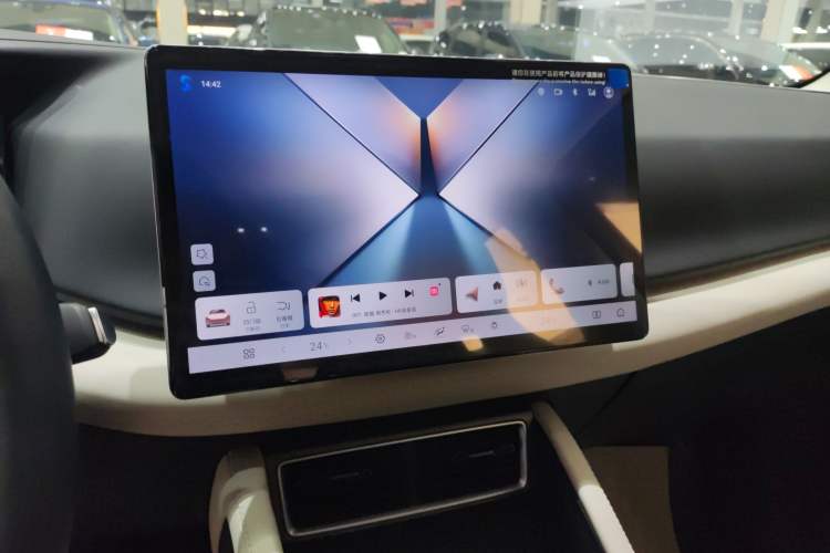 Used BYD Yuan UP 2025 Intelligent Driving Version 401 km Leading Edition
