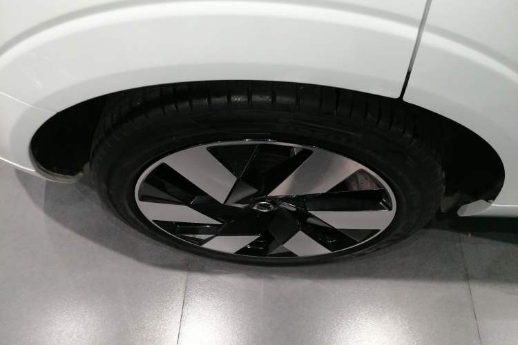 Used Volvo XC60 New Energy 2025 Plug-in Hybrid Long-Range All-Wheel Drive Smart Luxury Edition
