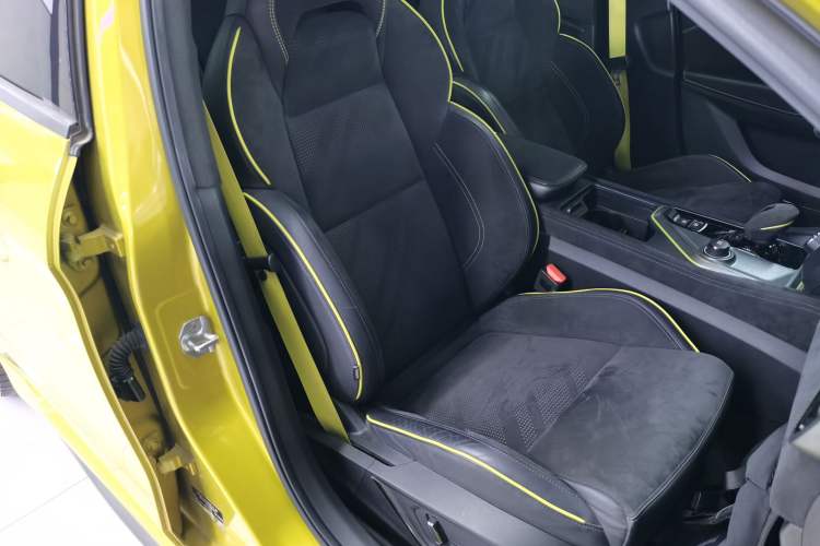 Used Lynk & Co 03 2021 03+ 2.0TD Automatic Wind-Chasing Edition
