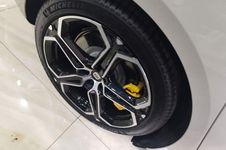 Used Xiaomi Auto SU7 2024 Rear-Drive Long-Range Intelligent Driving Version