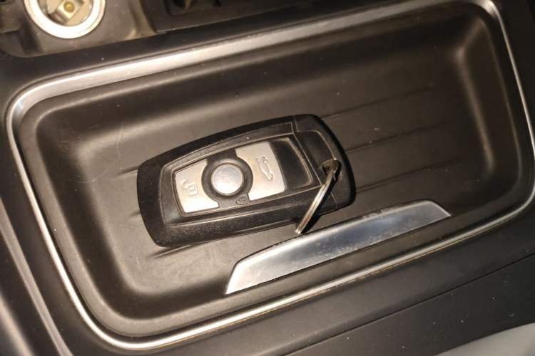 Used BMW 3 Series 2015 320Li Luxury Edition Fashion Model
