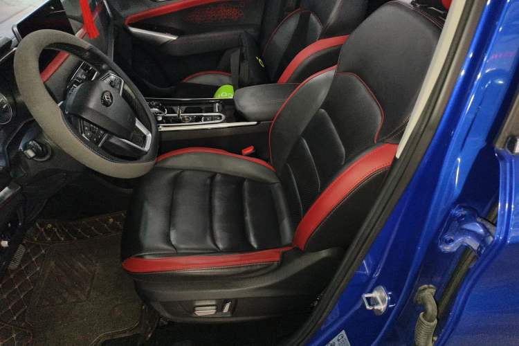 Used SOL X8 2021 300T DCT Prestige Smart Connect Edition 6 Seats
