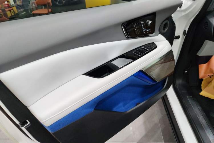 Used Cadillac OPTIQ 2024 Four-Wheel Drive Long-Range Version