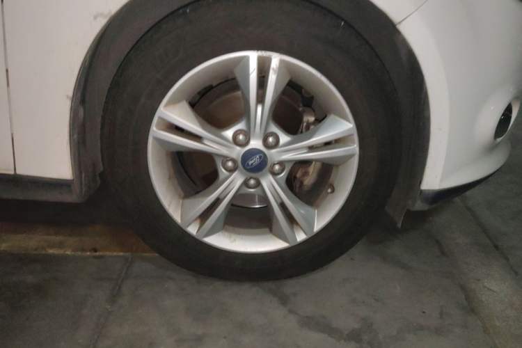 Used Ford Focus 2012 Sedan 1.6L Automatic Fashion Edition
