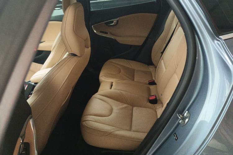 Used Volvo V40 2018 T3 Zhiya Edition