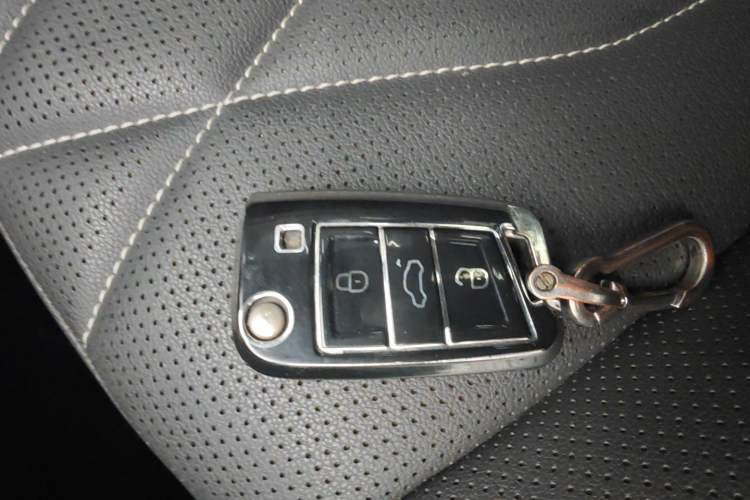 Used Volkswagen Tiguan L 2022 330TSI Automatic Two-Wheel Drive R-Line Enhanced Edition
