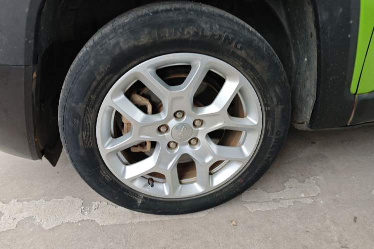 Used  Renegade 2018 Connected Large Screen Version 180T Automatic High-Energy Edition
