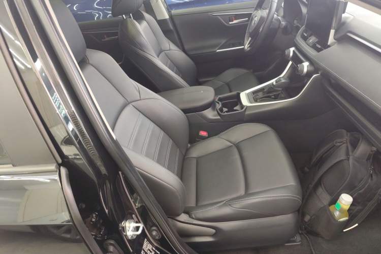 Used Toyota Wildlander 2022 2.0L CVT Two-Wheel Drive Luxury PLUS Edition
