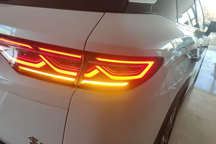 Used BYD Song L DM-i 2025 Intelligent Driving Version 160 km Beyond-Range Type
