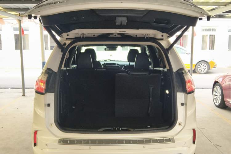 Used Ford Edge 2020 EcoBoost 245 Two-Wheel Drive Titanium 7-Seater
