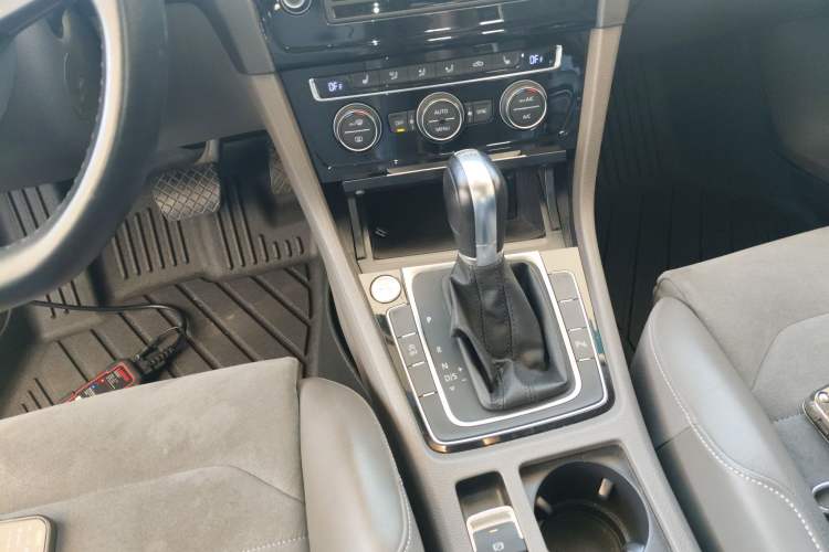 Used Volkswagen Golf 2014 1.4TSI Automatic Flagship Model
