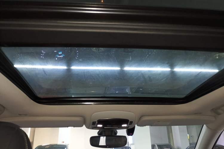 Used  Grand Commander PHEV 2020 2.0T Plug-in Hybrid Leading Edition
