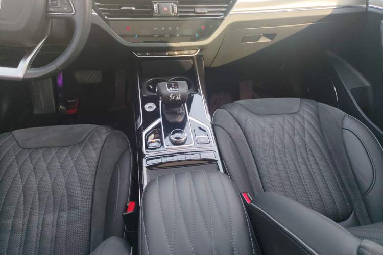 Used Hongqi HS5 2022 Facelifted Version 2.0T Smart Connect Flagship All-Wheel-Drive Edition