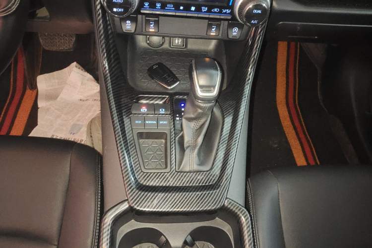 Used Toyota RAV4 2020 2.0L CVT Two-Wheel Drive Fashion PLUS Edition
