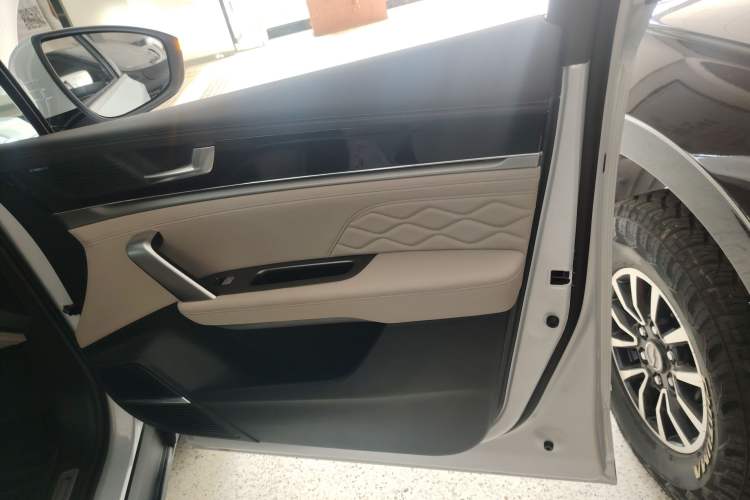 Used BYD Tang New Energy 2024 DM-i Glory Edition 112KM Flagship Model
